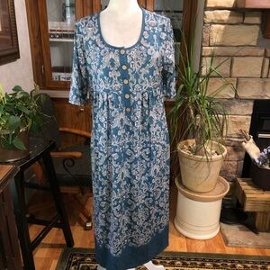 AMAZON SIZE LARGE TEAL AND CREAM PAISLEY PATTERNED SHORT SLEEVE DRESS EUC